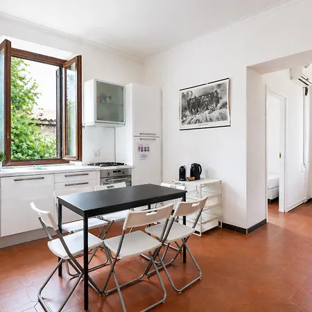 Trastevere & Vatican Cozy Stay-3